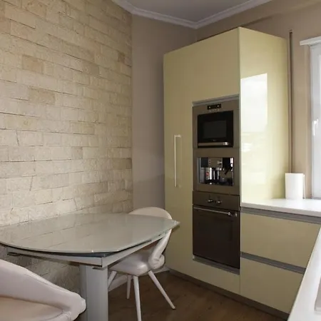 Unique & Modern Apartment *