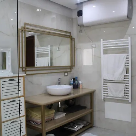 Apartment Unique & Modern